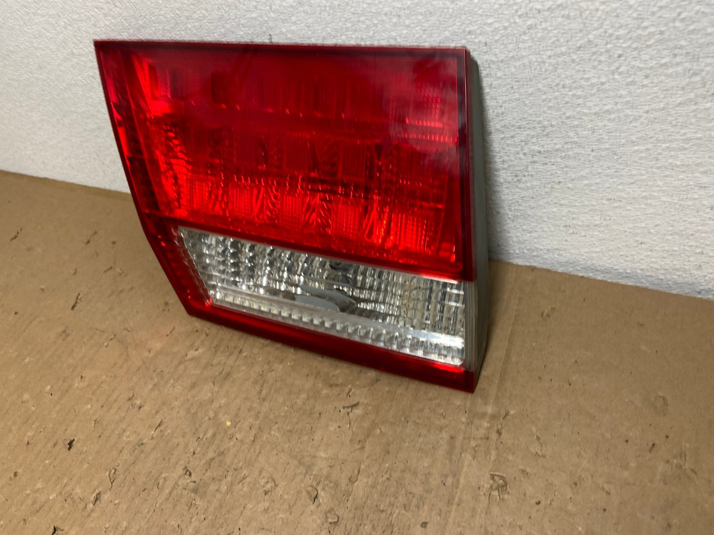 2005 2006 2007 Honda Odyssey Inner Left Driver Lh Tail Light  AB6715 LK1