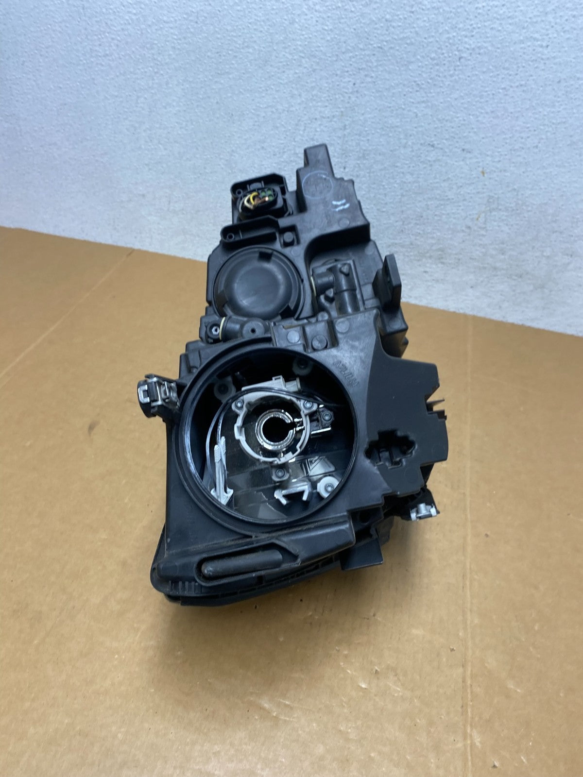 2016-209 Volkswagen Passat Left Driver LH Side Halogen Headlight AD9062 DG8