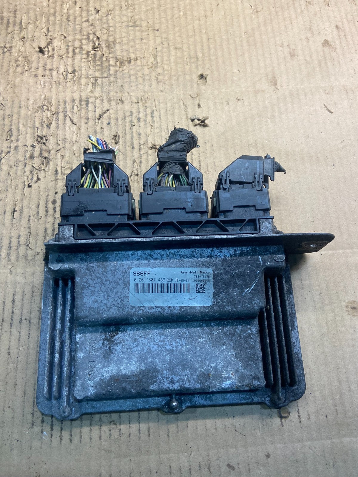2011 to 2012 Ford E150 E250 4.6L Engine Control Module ECU ECM PCM Y4284 DG0