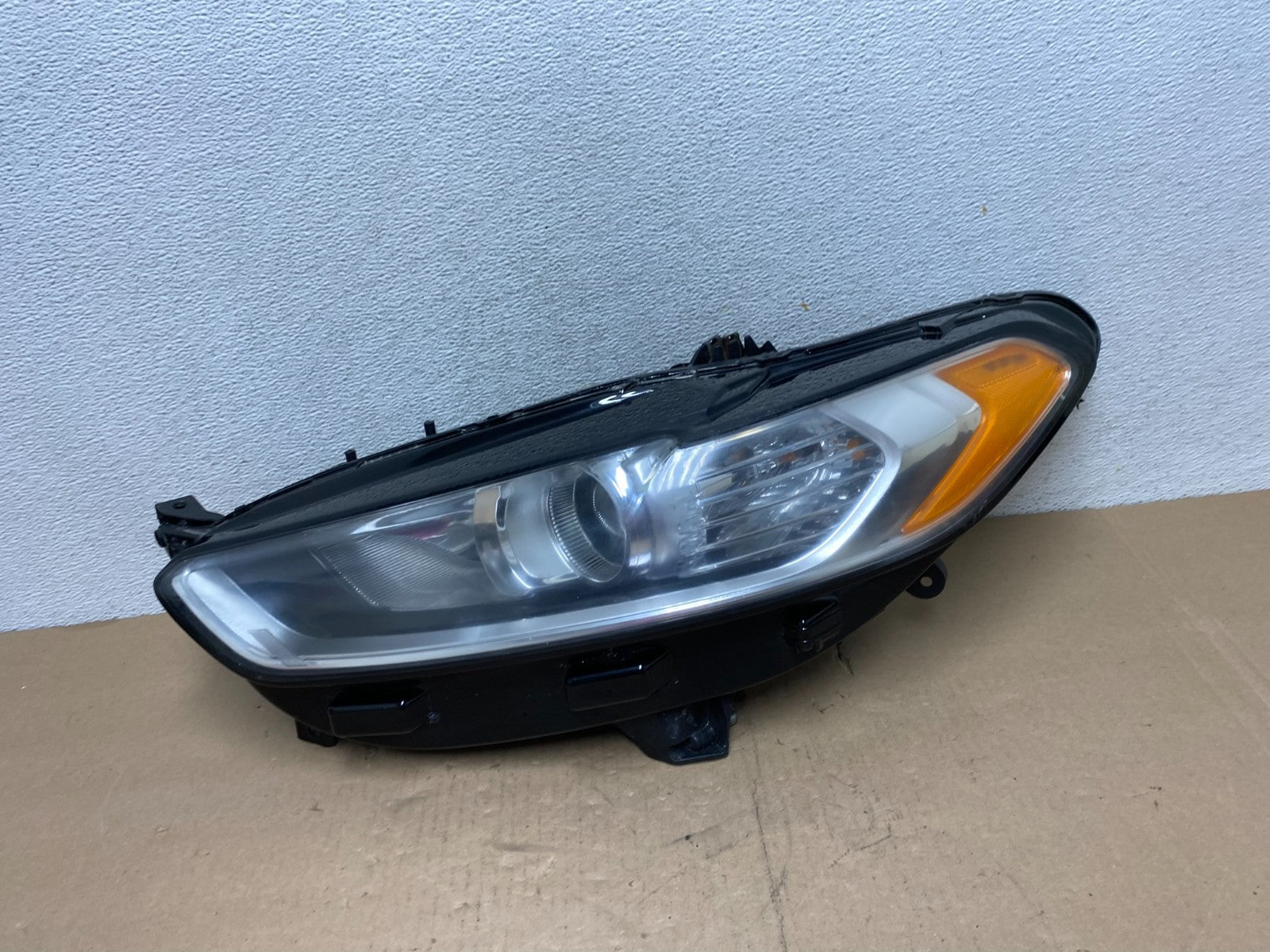 2013 to 2016 Ford Fusion Left Driver Lh Side Headlight AG4647 DW0