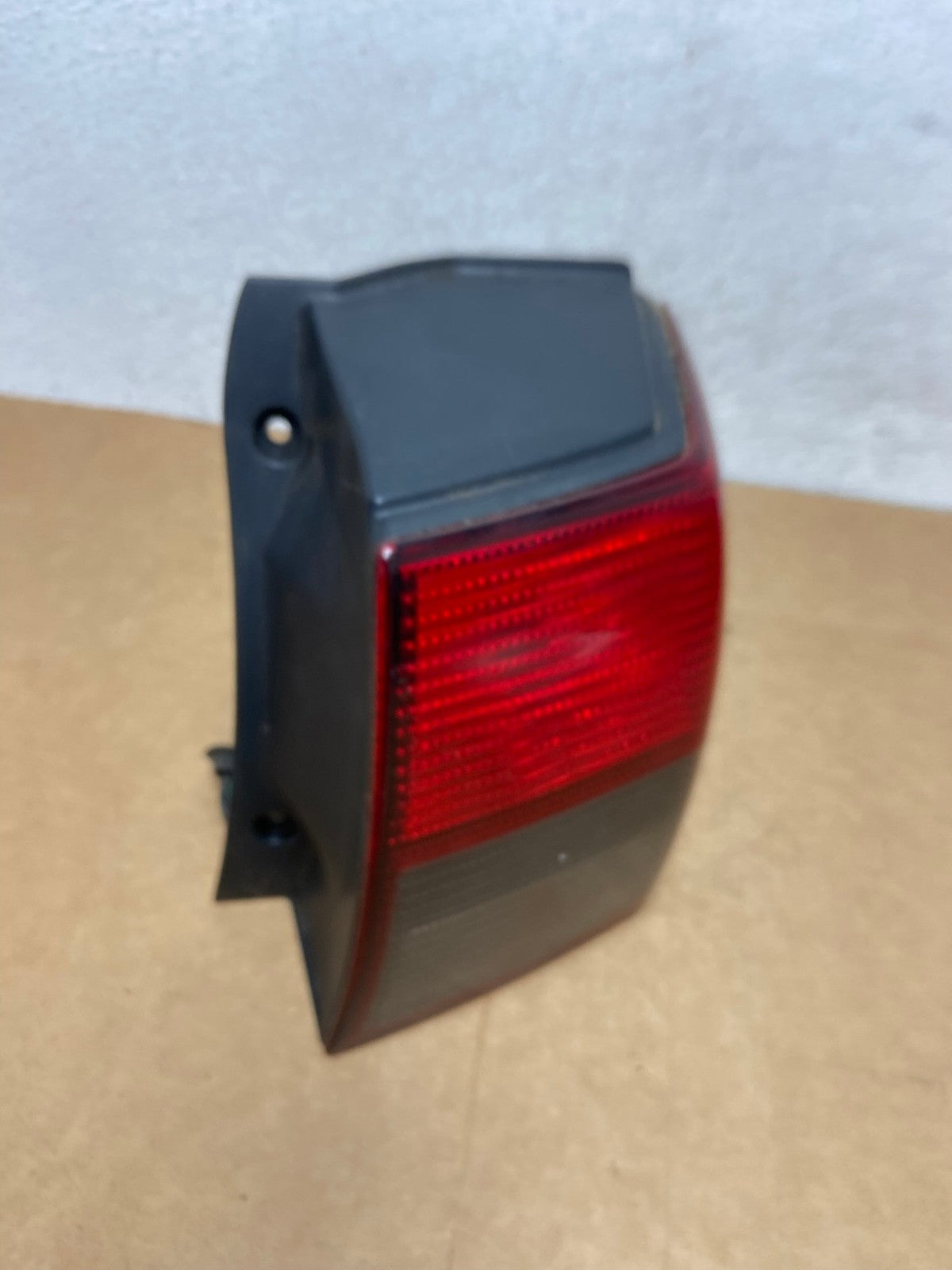 2006-2011 Mitsubishi Endeavor Right Passenger RH Side Tail Light AD4434 LK2