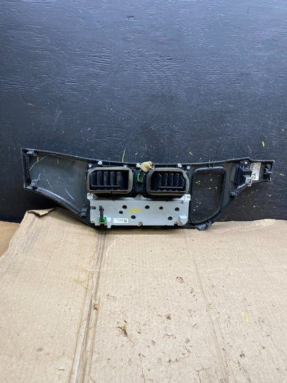 2005 to 2010 Honda Odyssey  Radio Climate Control Dash Trim Bezel X5964 DG4