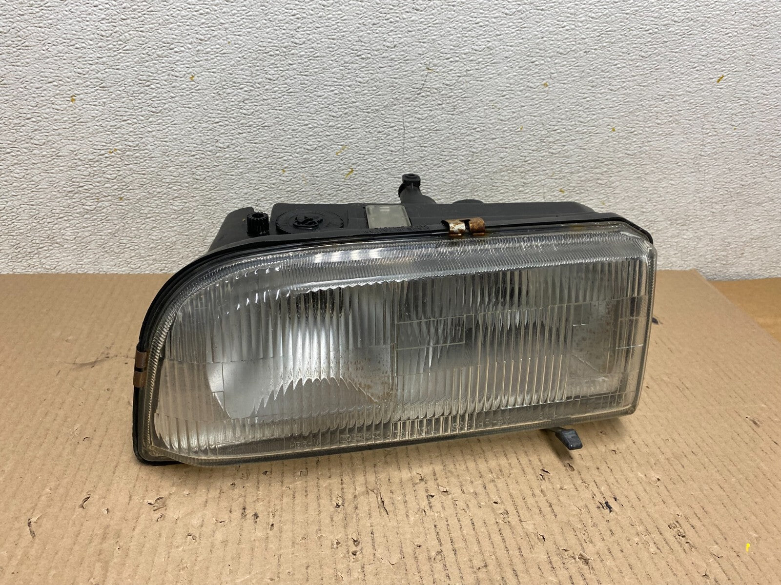 1997-2005 Volvo S70 C70 V70 Left Driver Lh Side Halogen Headlight M92250
