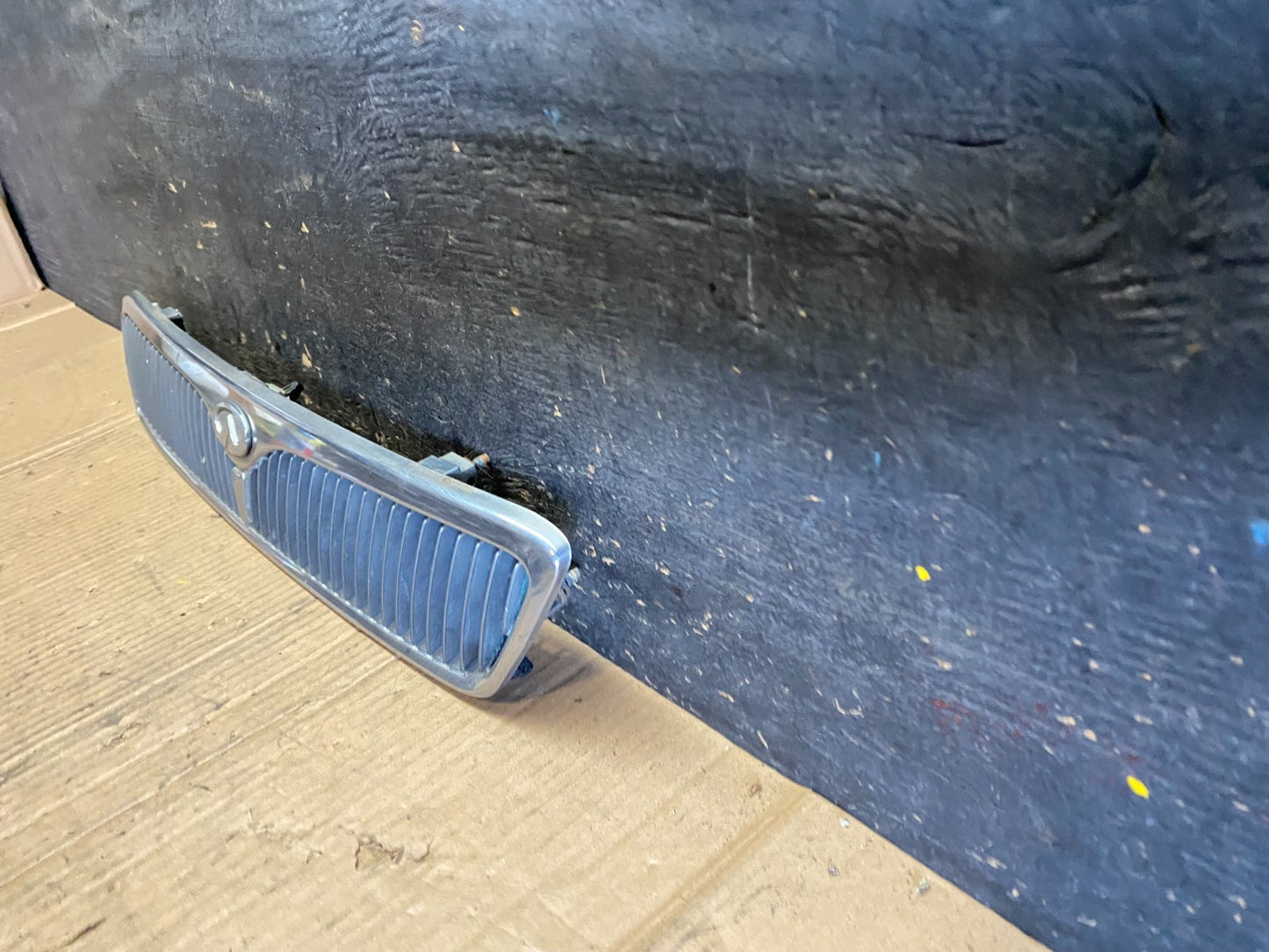 1999 Infiniti G20 Front Upper Grill Grille S8605 DG1