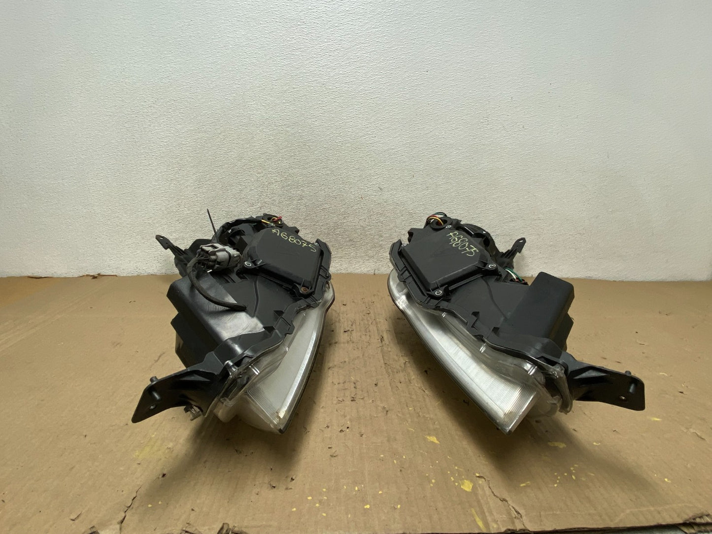 2010 2011 2012 Subaru Legacy Outback Left+Right Xenon Headlights AG8075 DW7