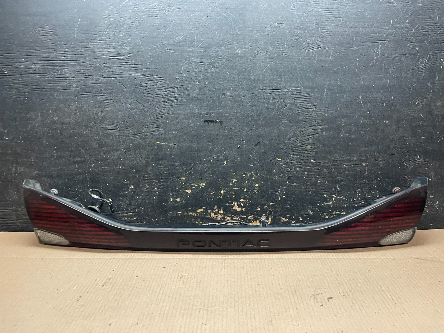 1996 to 1999 Pontiac Bonneville Tail Gate Tail Light Reverse light z8406 DG0
