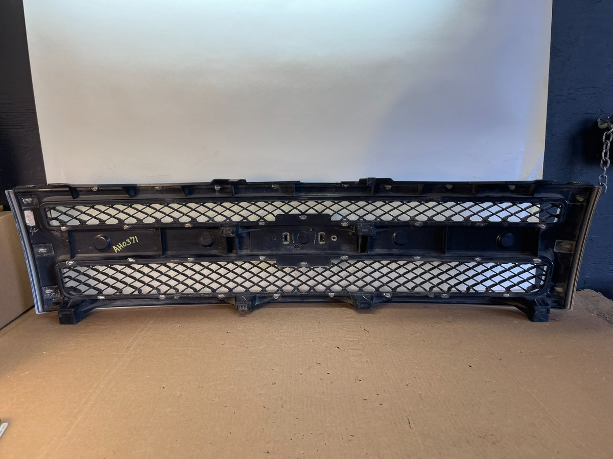 2007 to 2013 Chevrolet Silverado 1500 Front Chrome Grille Grill AH0371 DG3