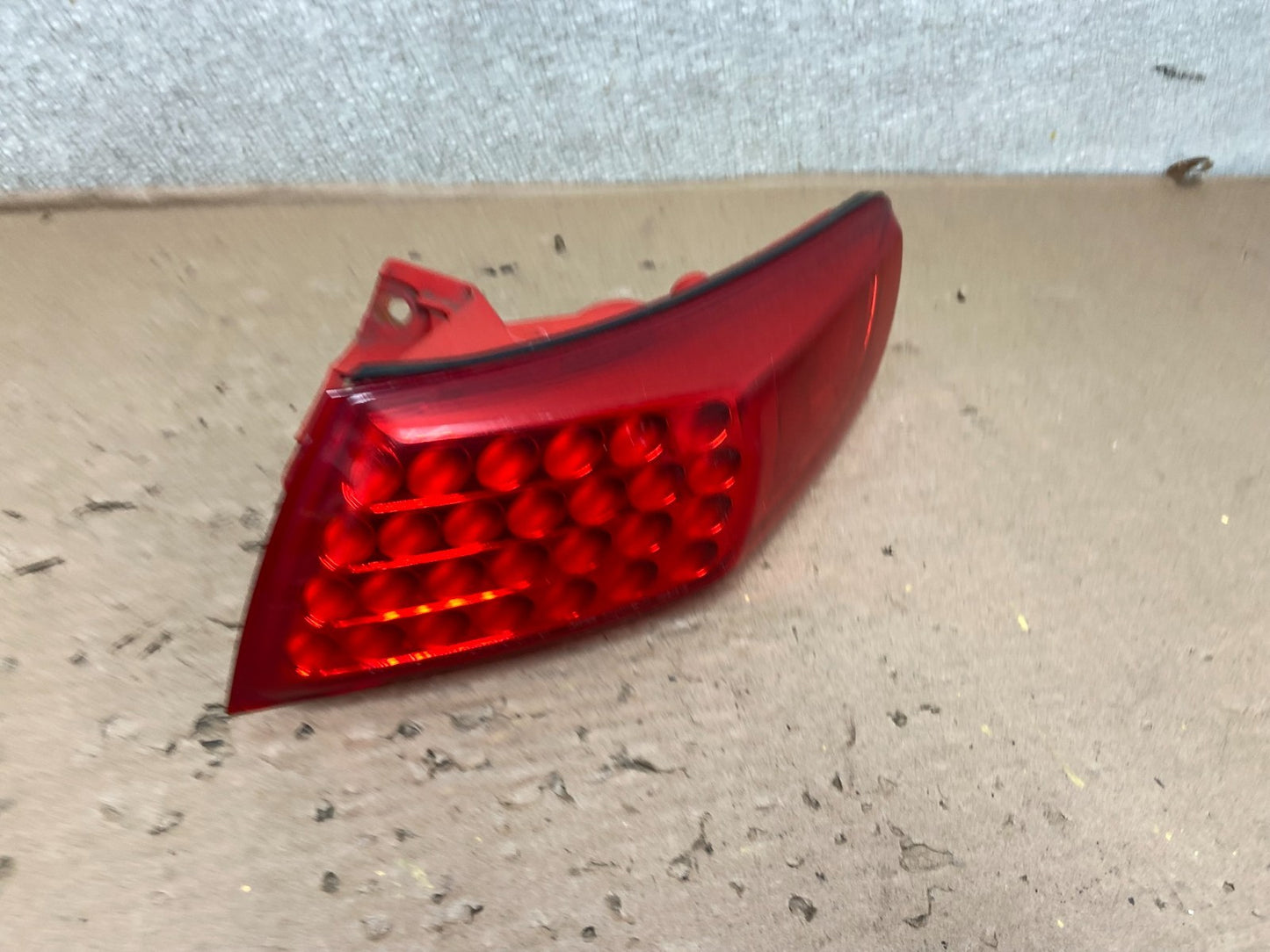 2003 to 2008 Infiniti FX35 FX45 Right Passenger RH Side Tail Light OEM AB0829 LK2