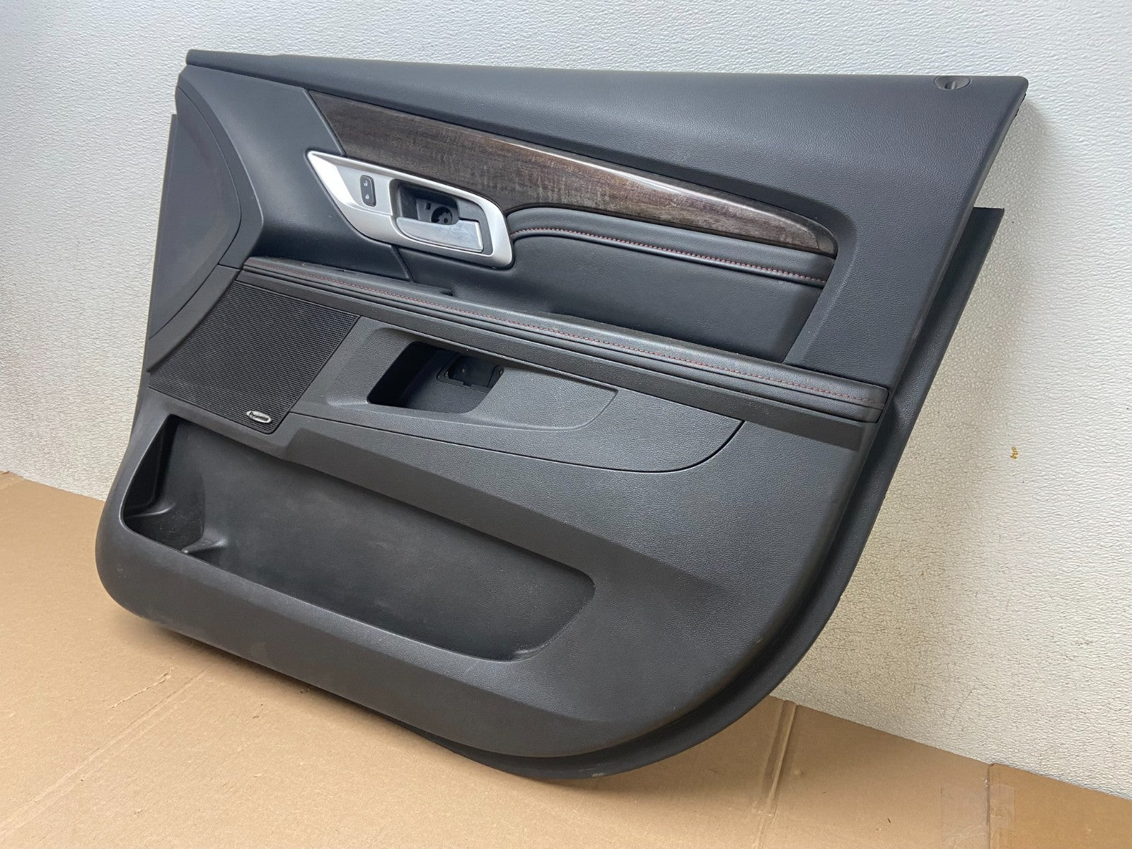 2012 to 2015 Chevrolet Equinox Front Right Passenger RH Door Panel R4914 DG1