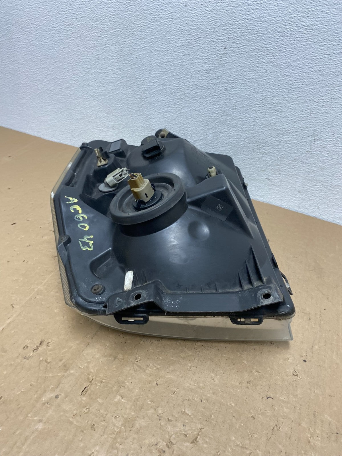 2008-2014 Ford Econoline E150 E250 E350 Left Driver LH Headlight AC6043 DW8