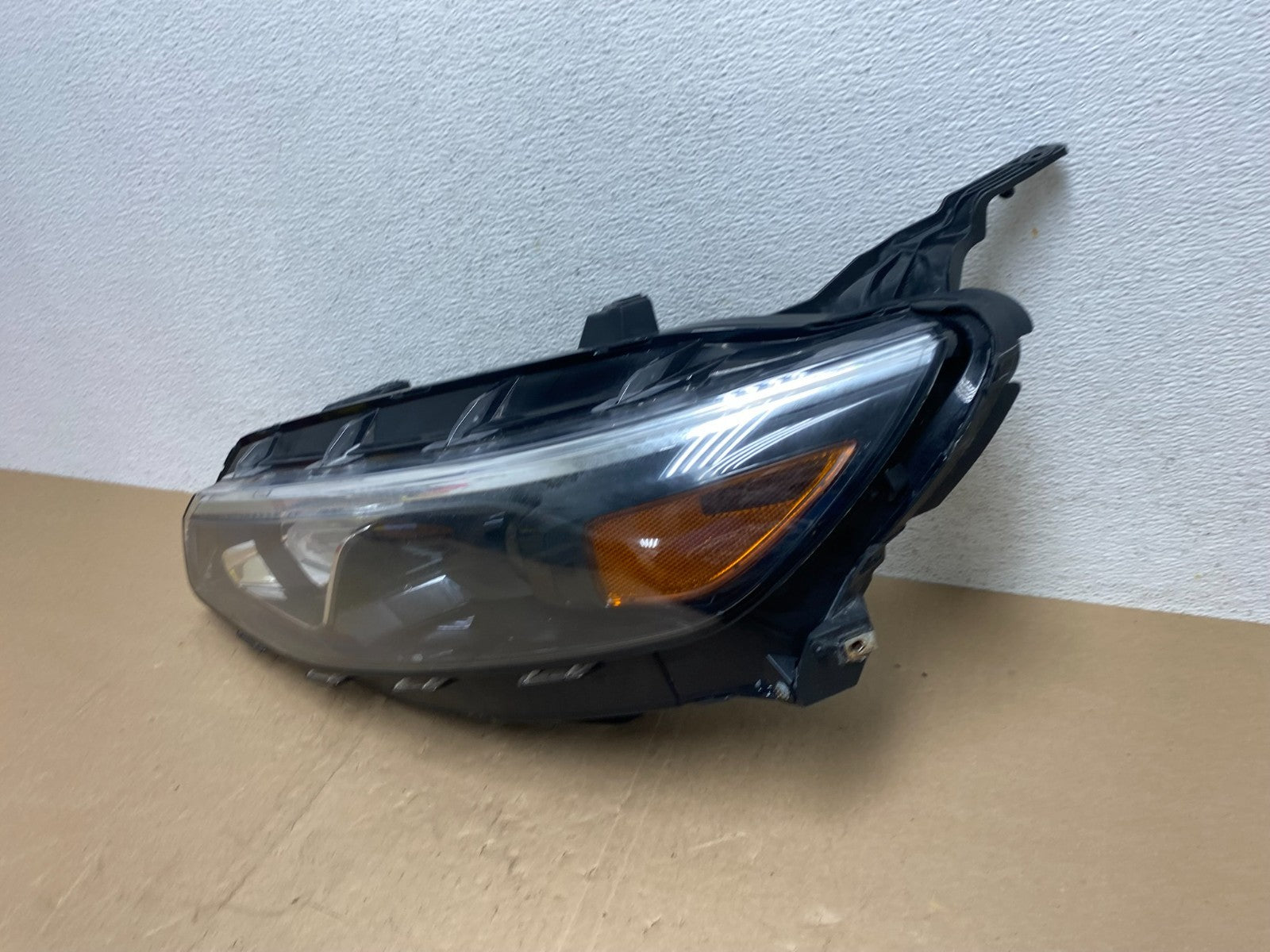 2016 - 2018 Chevrolet Malibu Left Driver LH Halogen Headlight ae6741 DG1