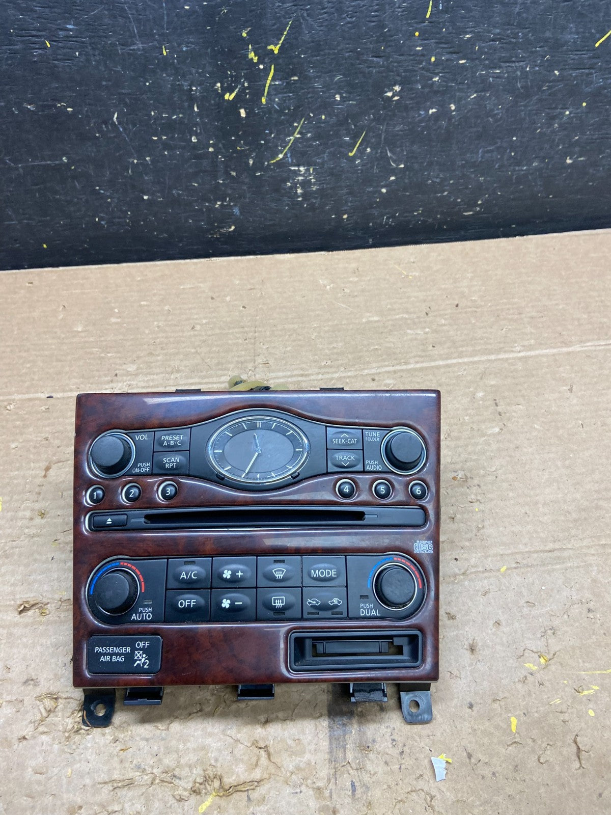 2007 to 2008 Infiniti G35 G37 Radio Player Climate Control Panel Bezel w9800 DG0