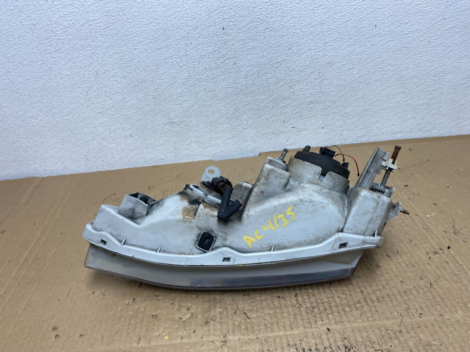 1997-2001 Lexus Es300 Right Passenger RH Headlight Halogen Oem AC4135 DW6