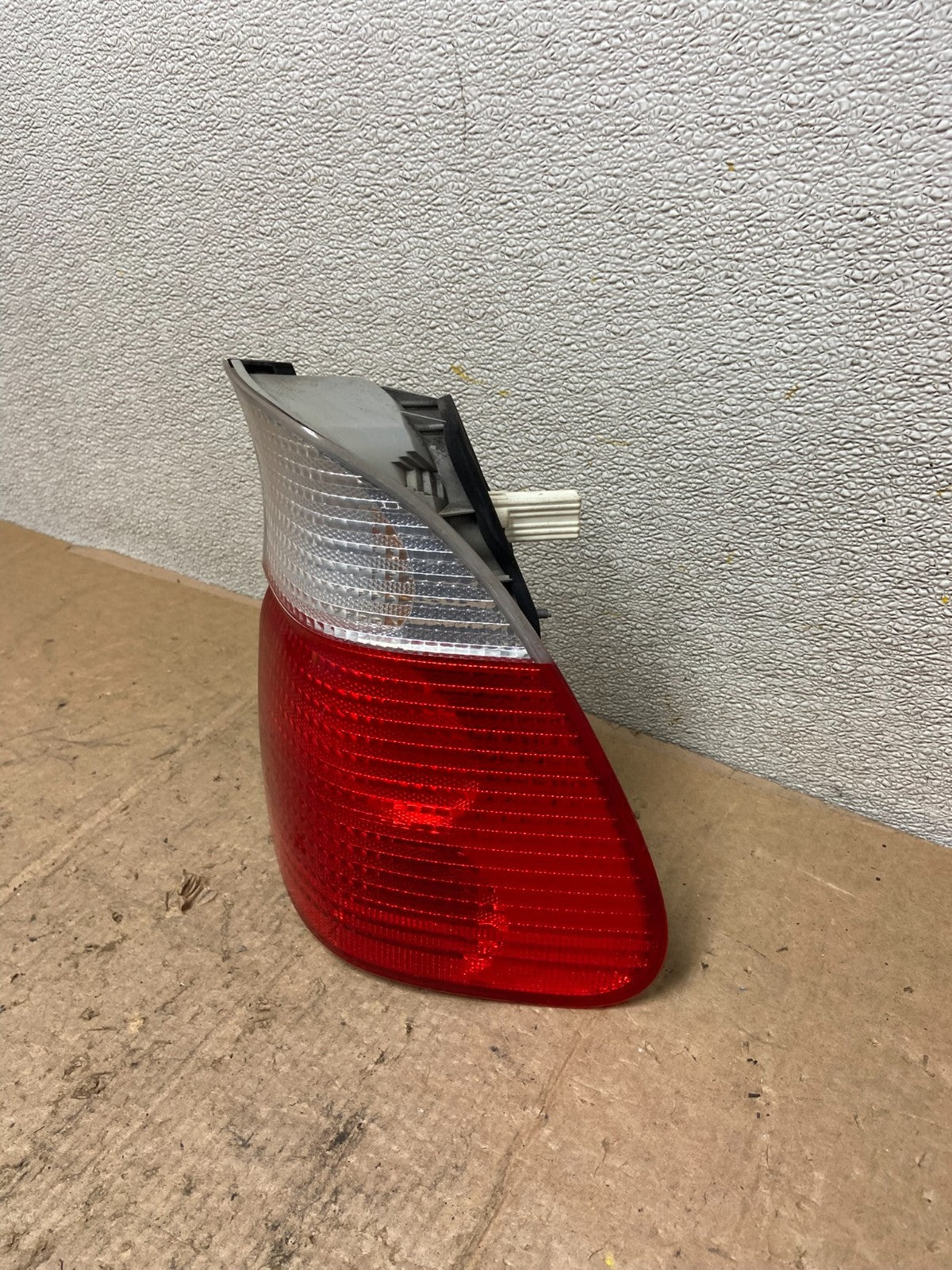 2000-2003 BMW E53 X5 Right Passenger Rh Side Tail Light Oem AA43601