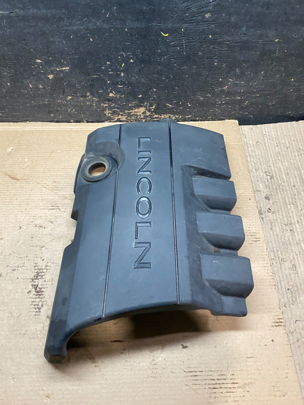 2009 to 2012  Lincoln MKS 3.7L Engine Motor Cover V9333 DG2