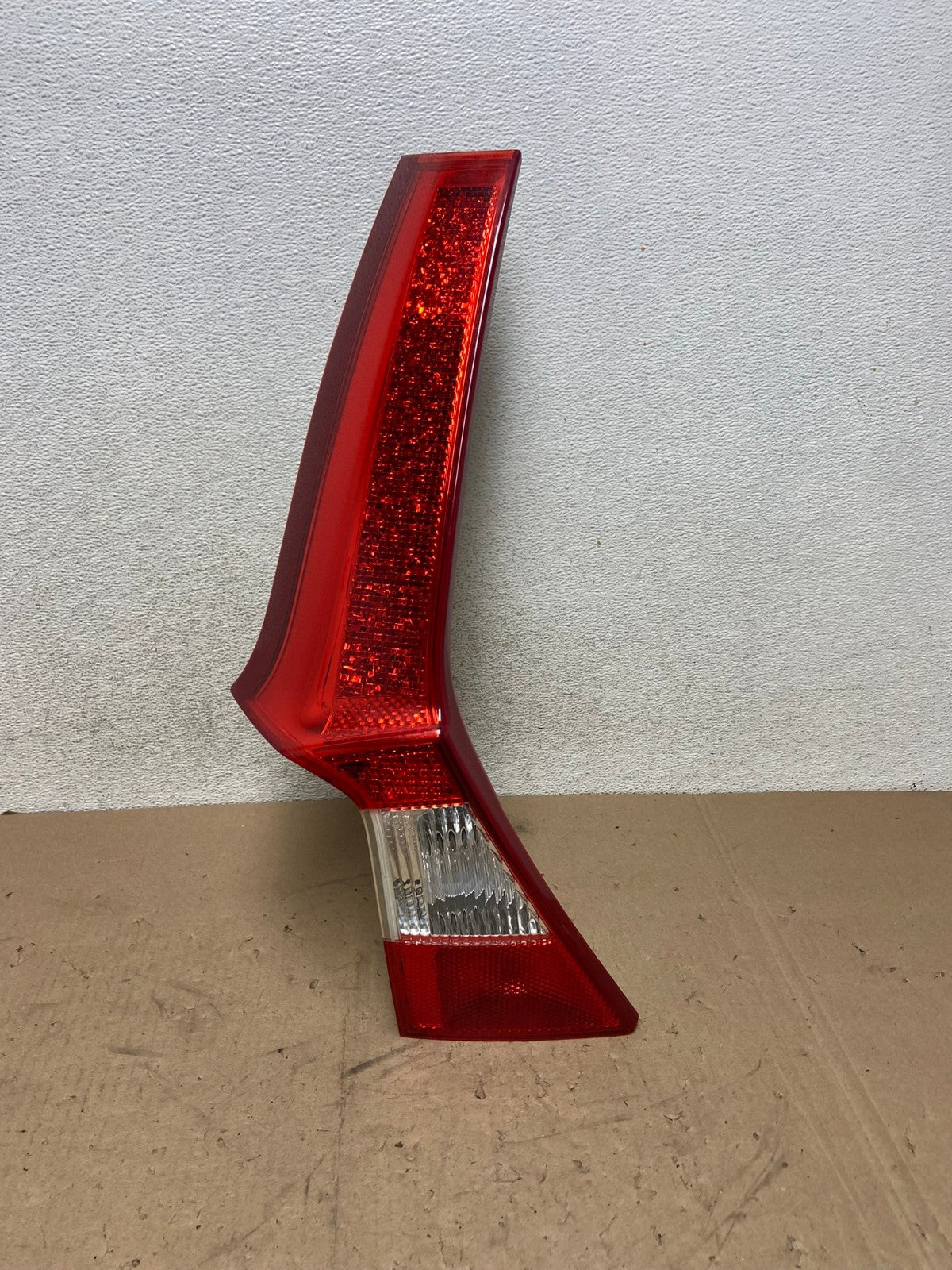 2008 to 2013 Volvo XC70 V70 Left Driver Tail Light Upper AG5312 LK0