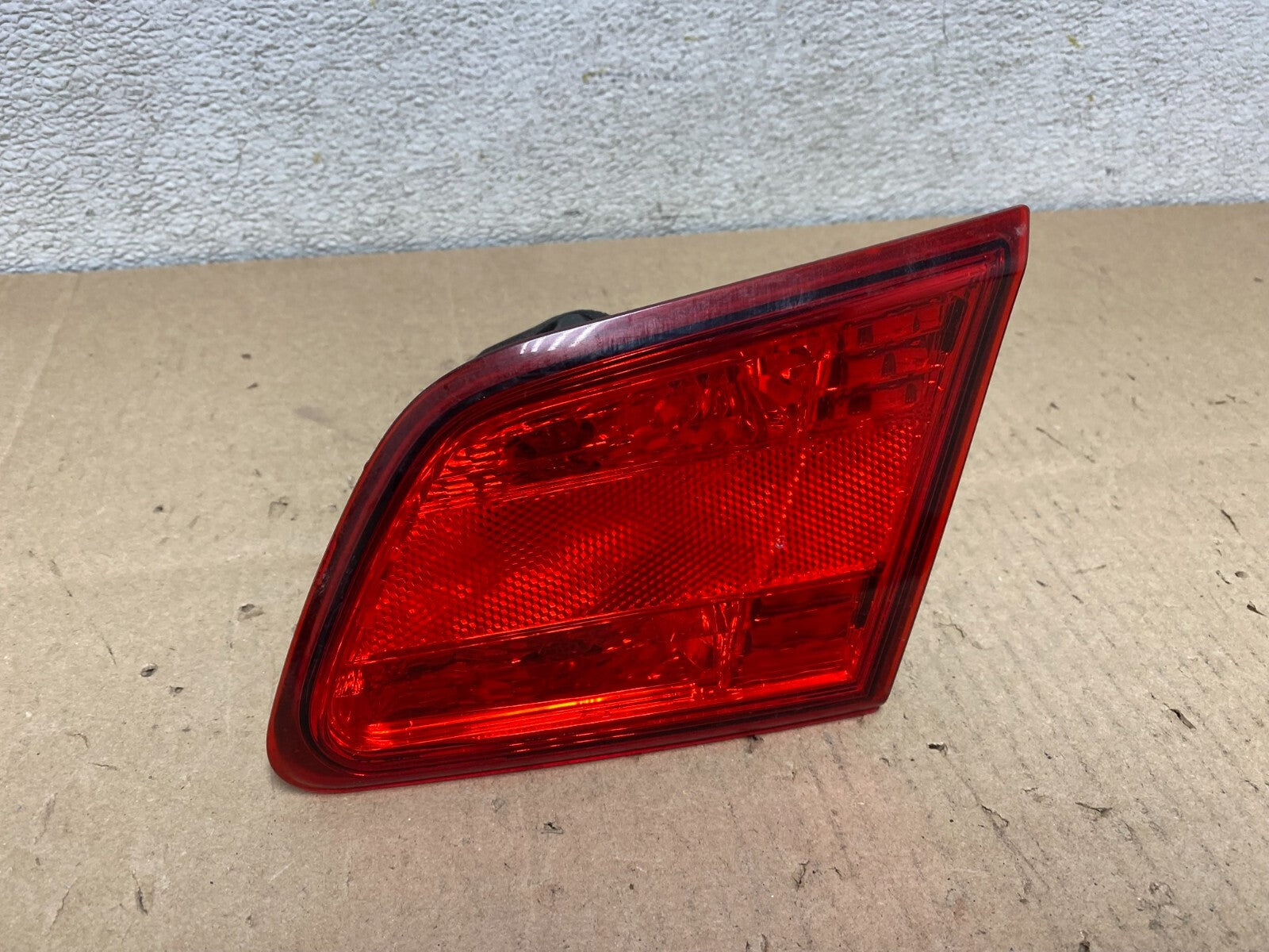 2010-2014 Subaru Legacy Right Passenger Rh Side Tail Light Inner Oem J9722 DG0