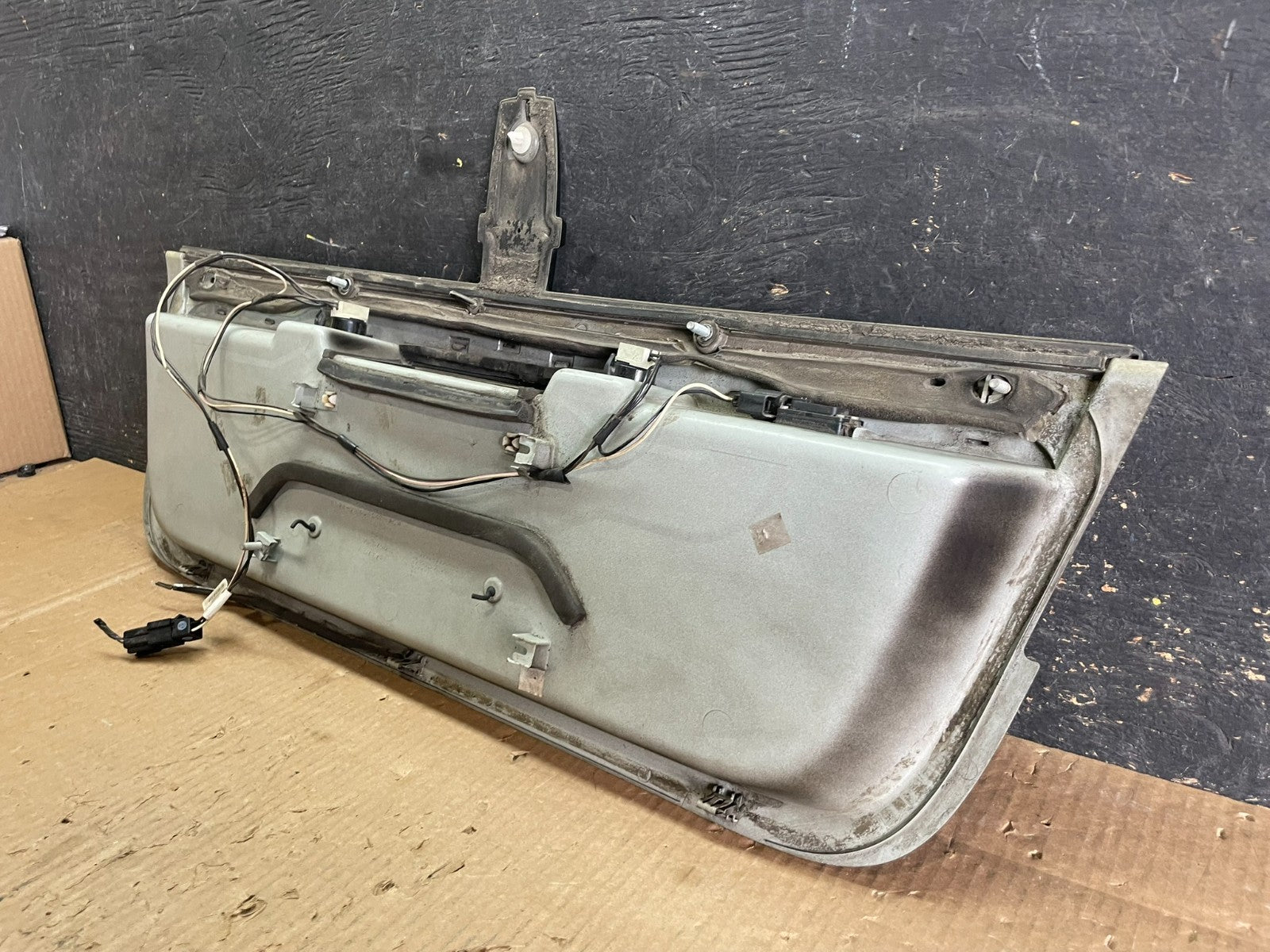 2007 to 2014 Lincoln Navigator Trunk Liftgate License Plate AB3156 DG9