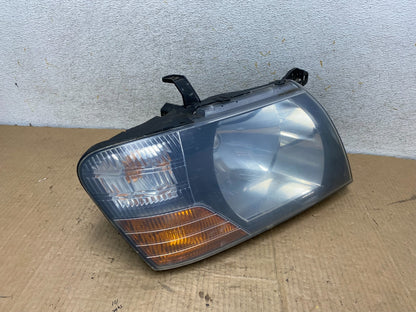 2000 to 2004 Mitsubishi Montero Pajero Right Passenger RH Headlight AI8004 DW2