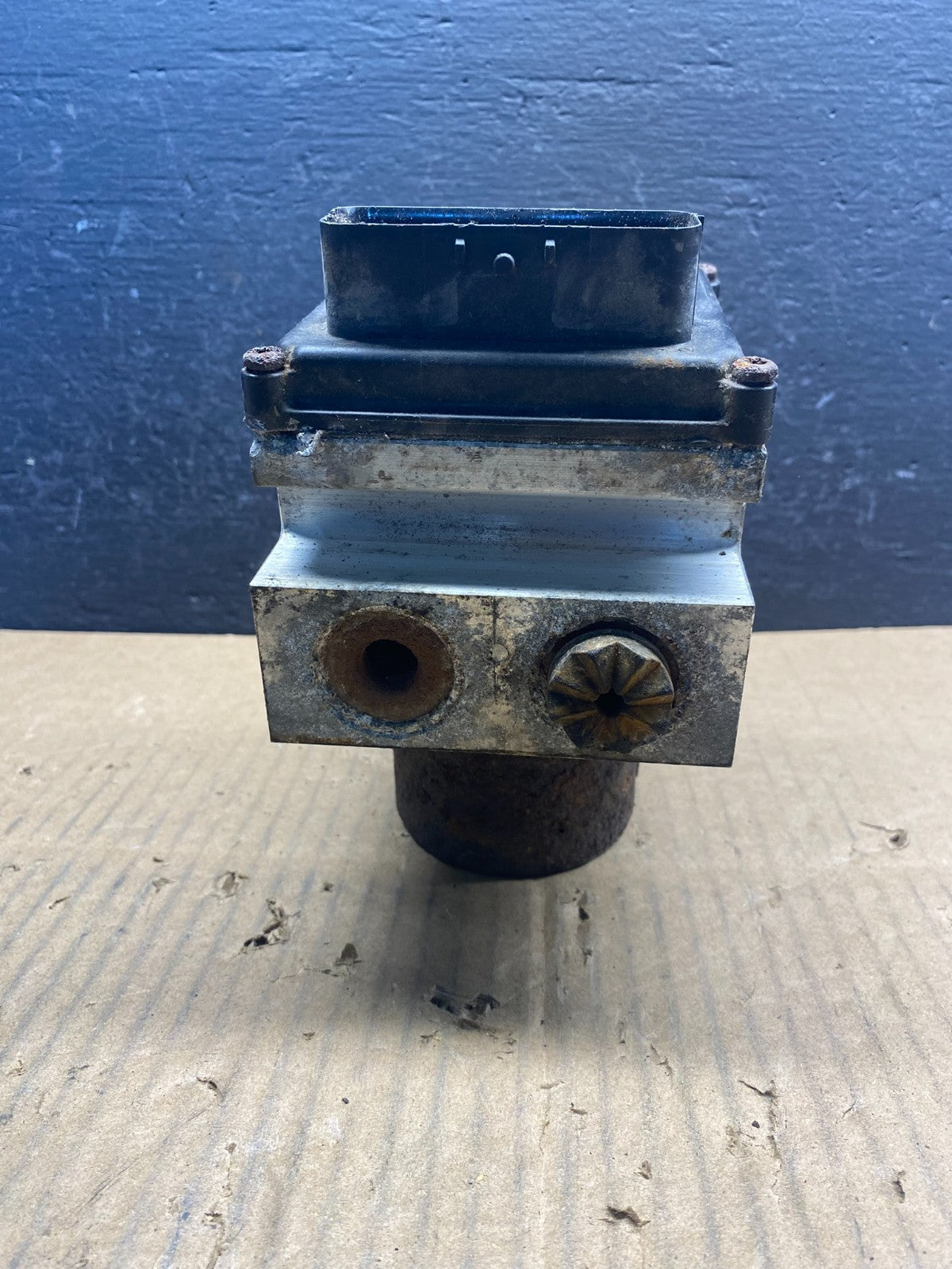 2012-2017 Chevrolet Express GMC Savana ABS Anti Lock Brake Pump AD1776 DG3