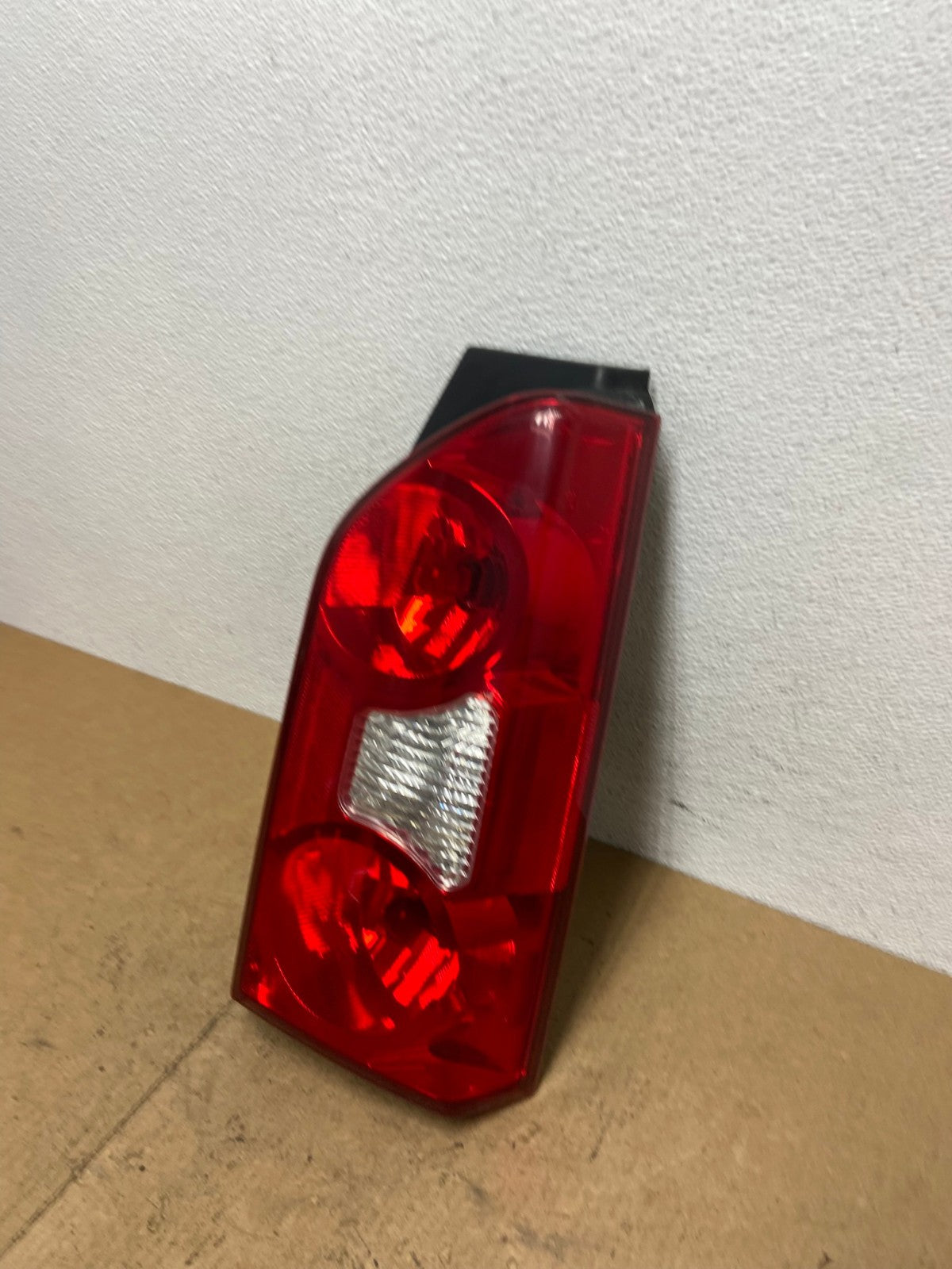 2005 to 2015 Nissan Xterra Right Passenger Rh Side Tail light AC3663 LK1
