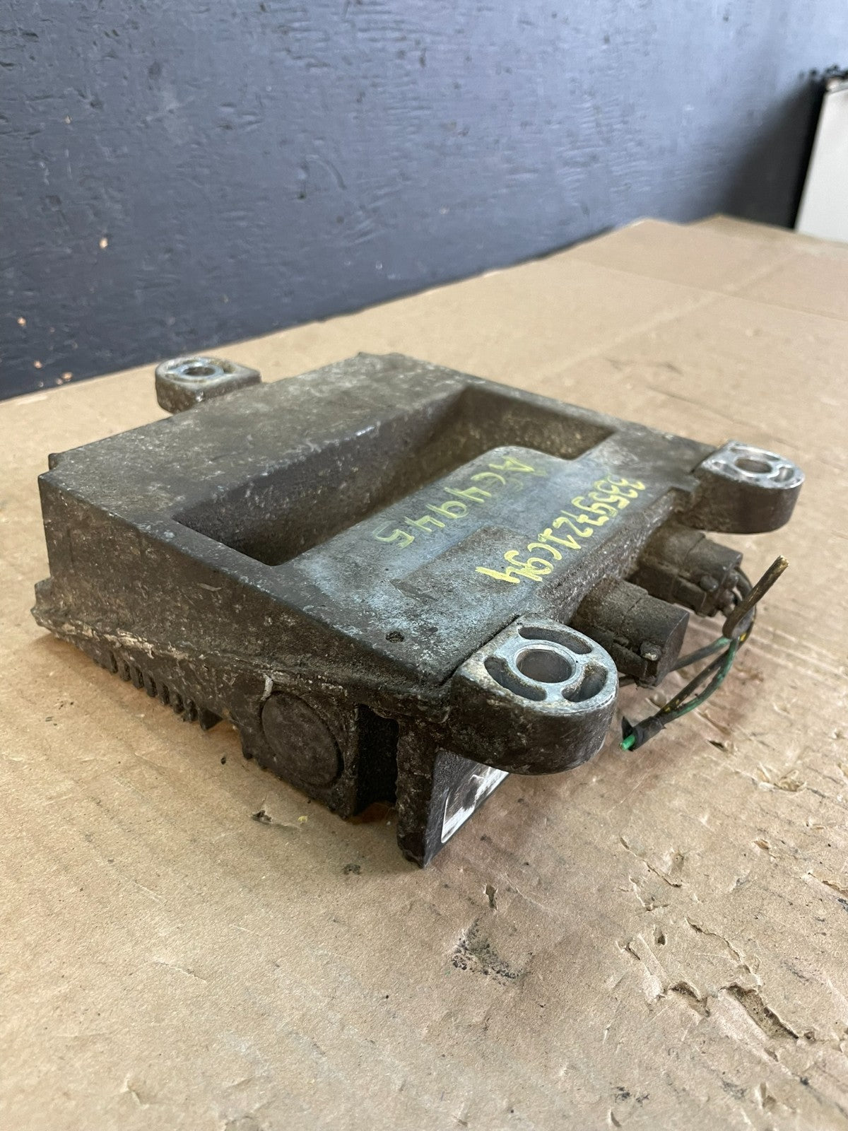 International Chassis Control Module 3559721C94 Pollak P/N 32231-301 AC4945 DG1