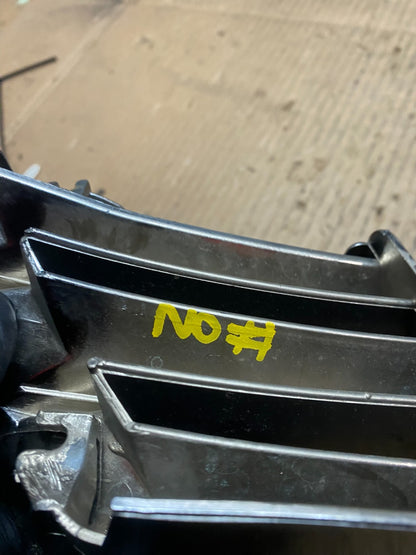 2004 Lexus ES330 Front Upper Grill Grille OEM t9974 DG5