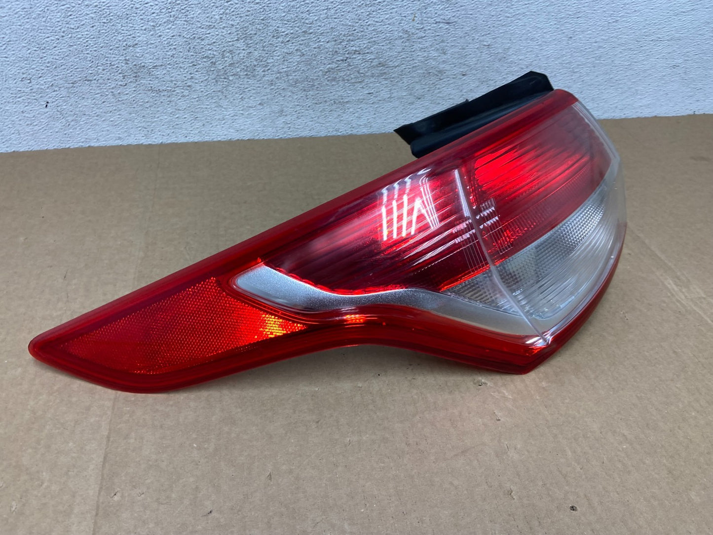 2013 to 2016 Ford Escape Left Driver LH Side Tail Light AF9511 DW2