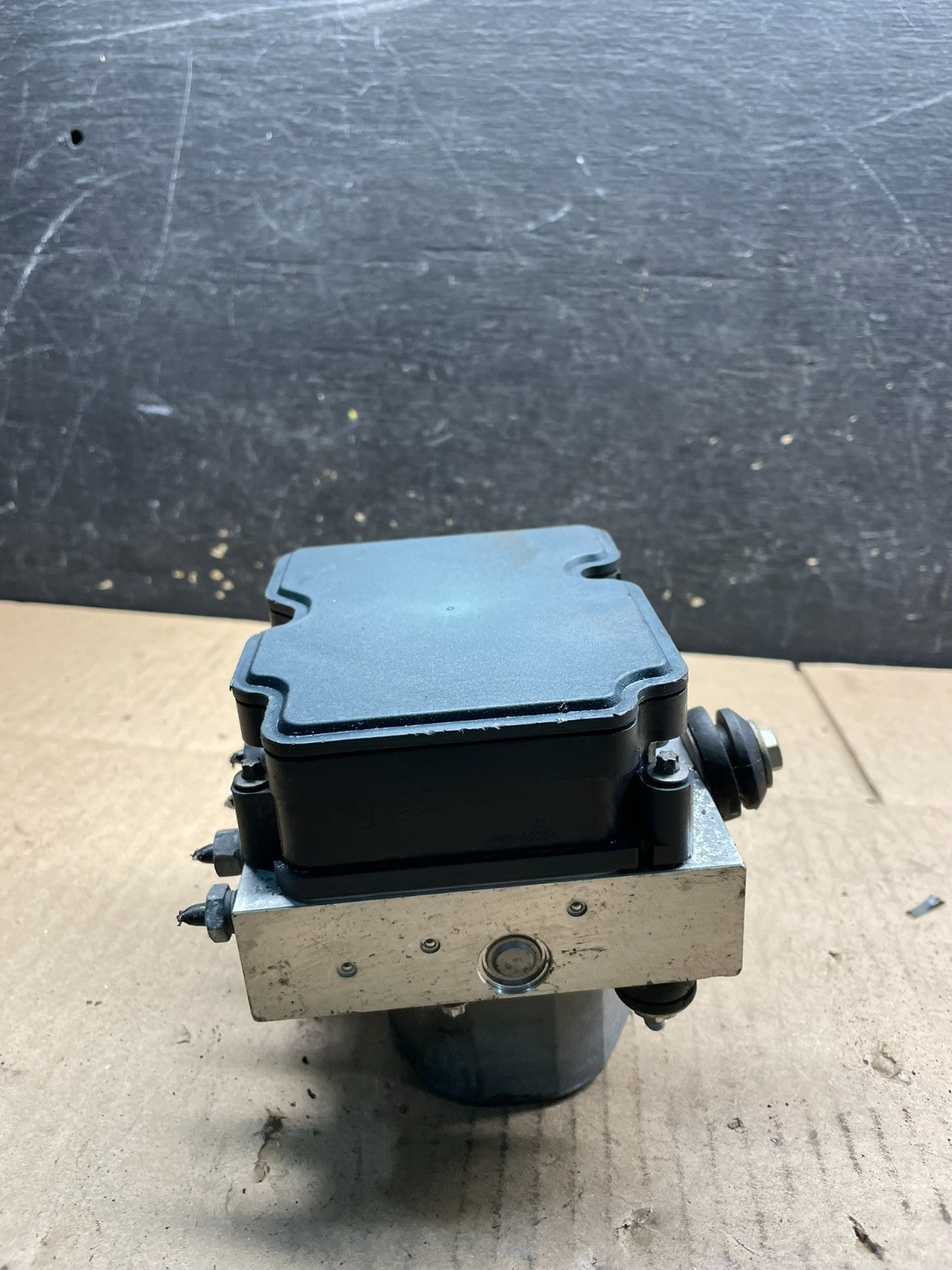 2014-2017 Maserati Ghibli Anti Lock Brake ABS Pump Control Module OEM v9081 DG1