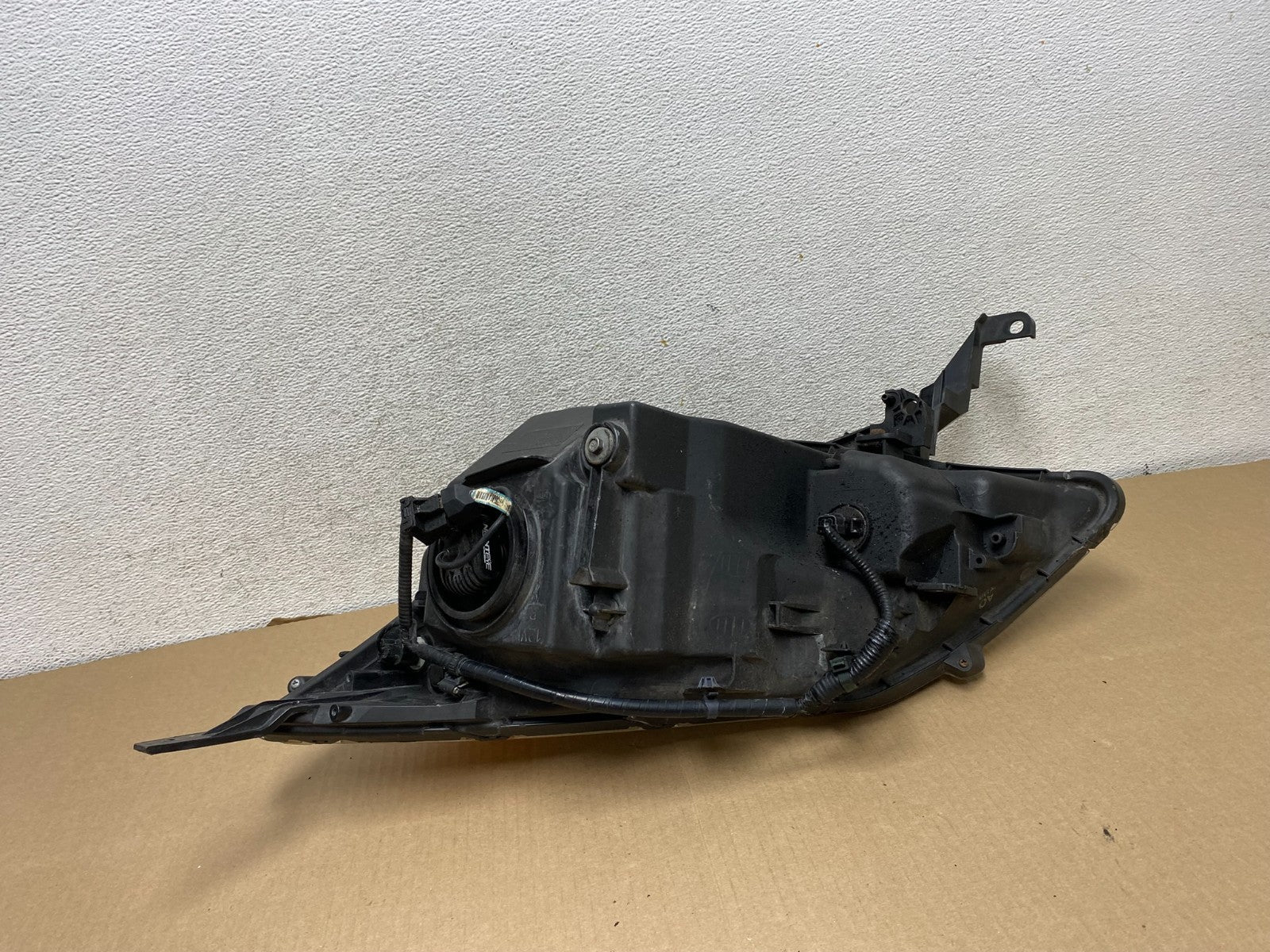2007 to 2011 Honda CR-V Crv Right Passenger Side Headlight Halogen AG7901 DW6