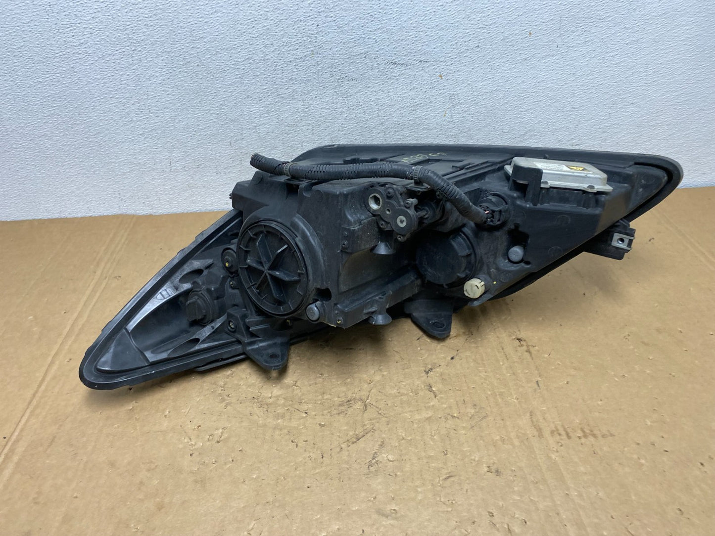 2009 - 2011 Hyundai Genesis Right Passenger RH Xenon HID Headlight AD3767 DG6