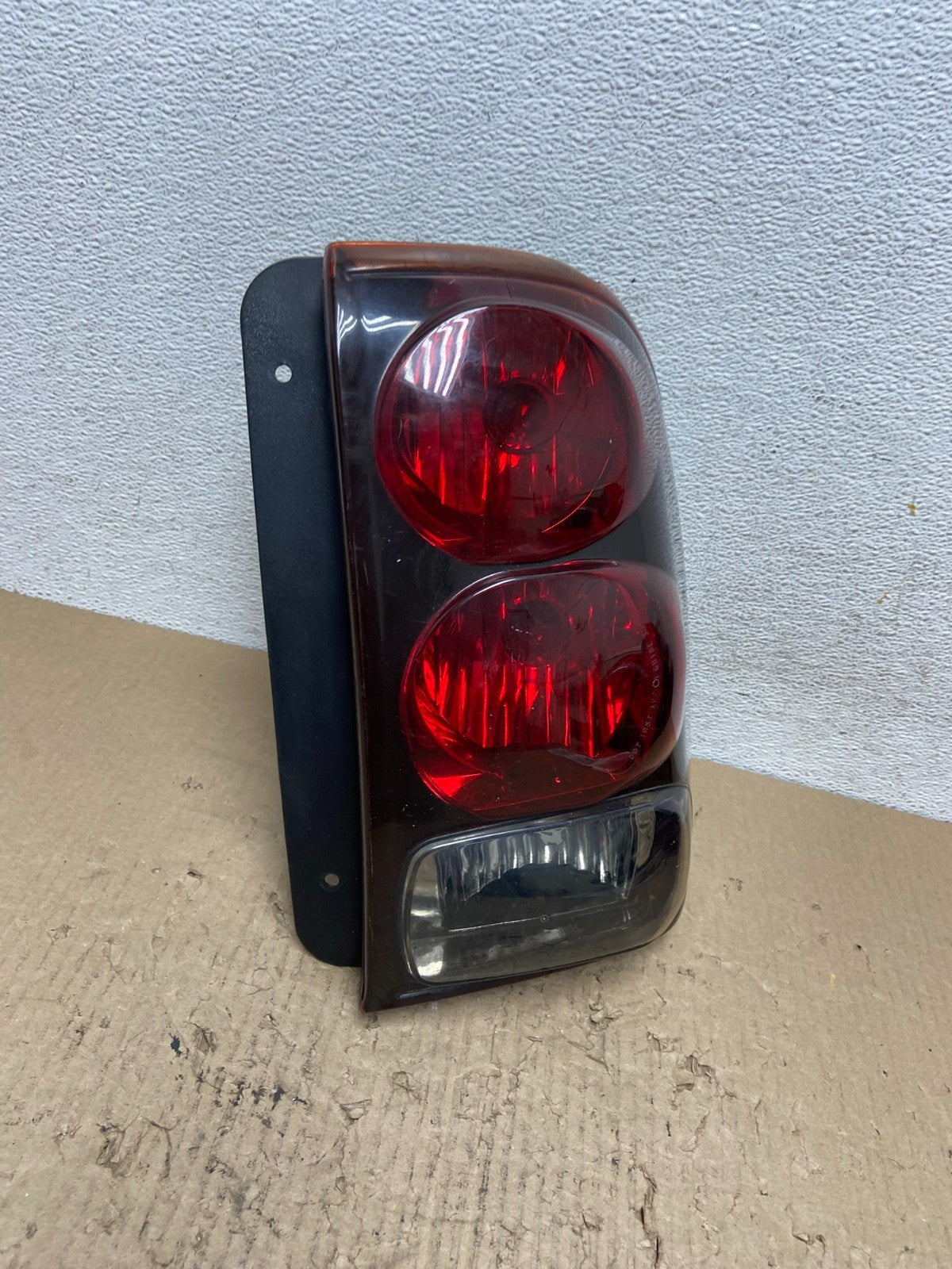 2002 to 2009 Chevrolet Trailblazer Right Passenger Rh Tail Light AF2967 LK2