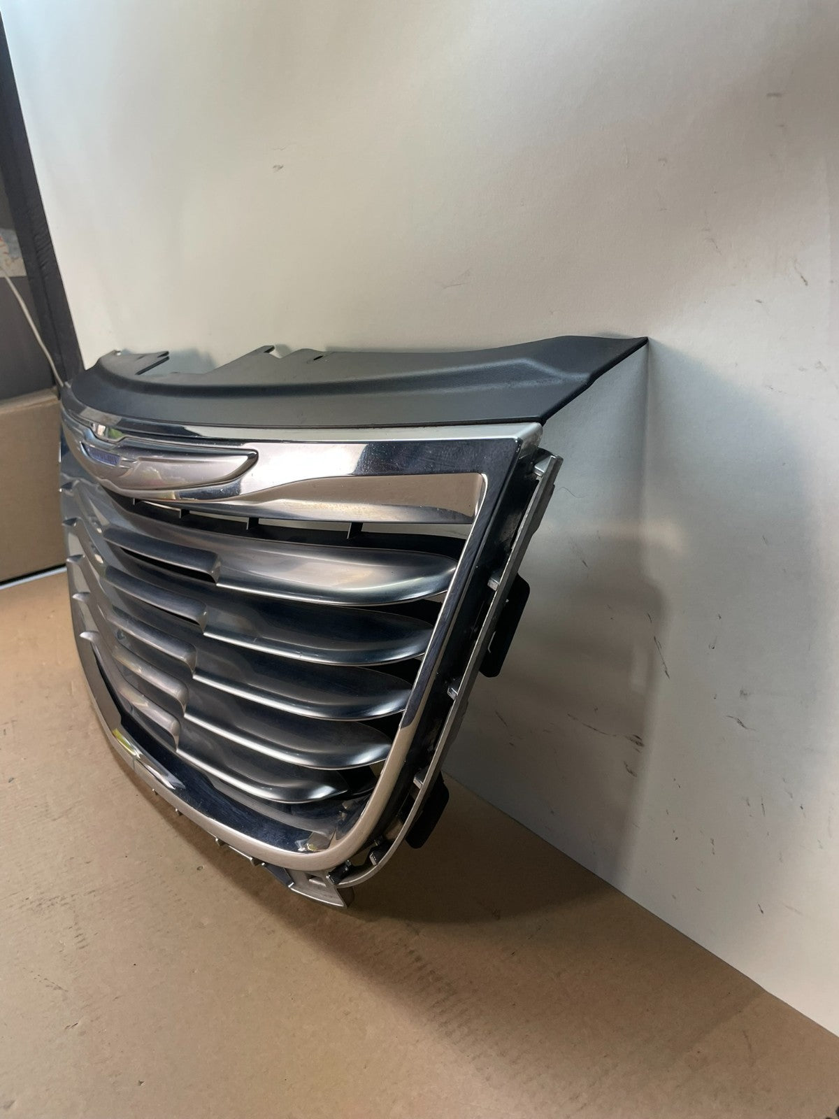 2011 to 2016 Chrysler Town & Country Front Upper Grill Grille AI4372 DG1