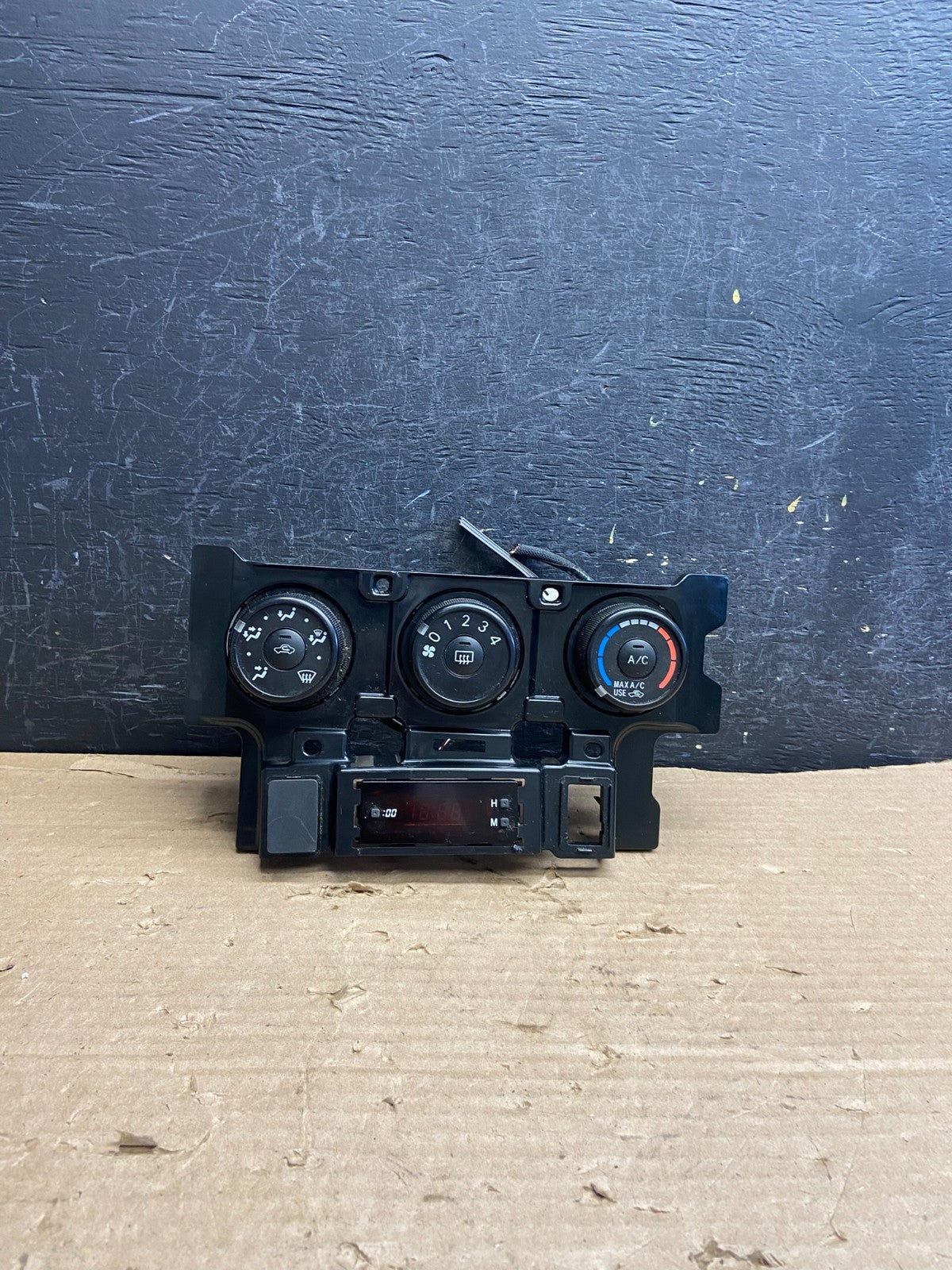 2009 to 2013 Toyota Corolla Matrix Climate Heater A/C AC Control Panel AF2690 DG0