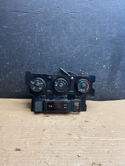 2009 to 2013 Toyota Corolla Matrix Climate Heater A/C AC Control Panel AF2690 DG0