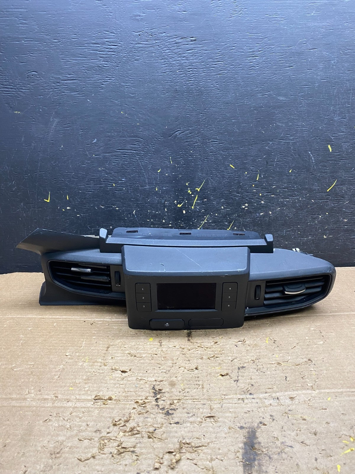 2020 to 2023 Ford  Explorer Console Radio Display Screen Air Vents X1369 DG0