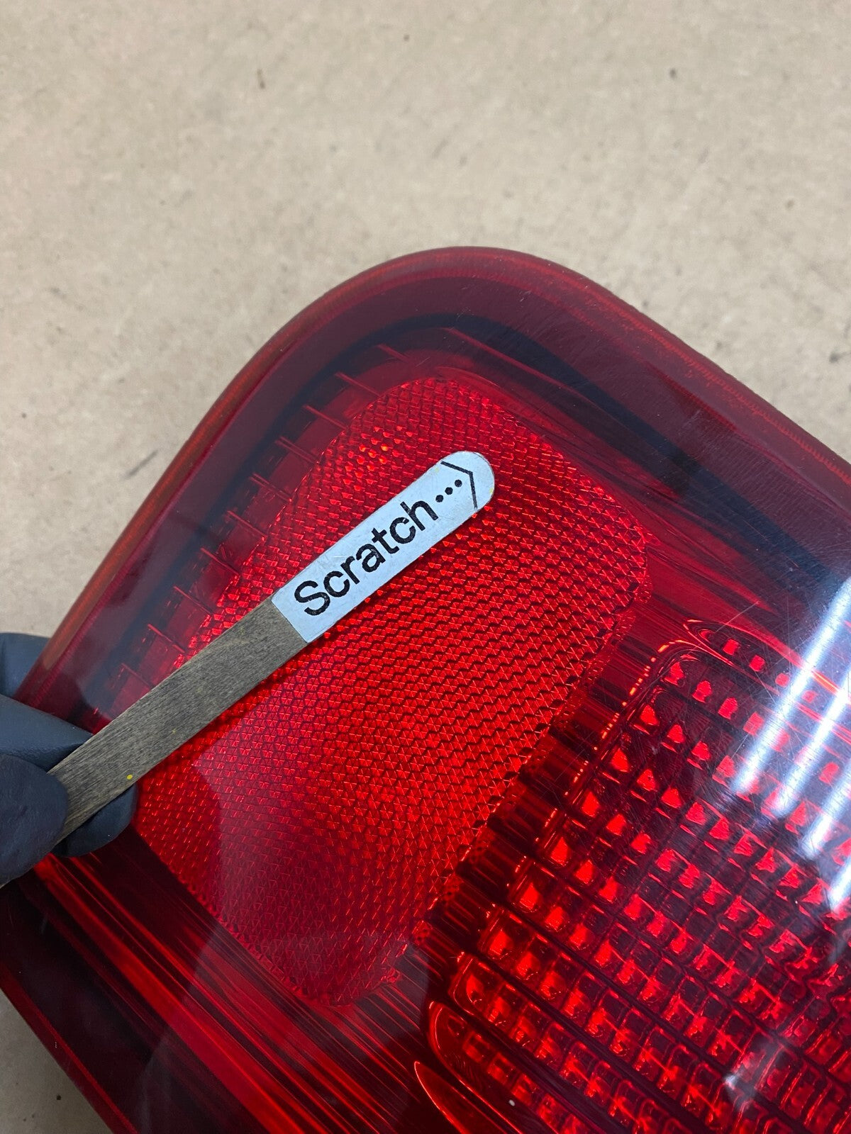 2003-2006 Lincoln Navigator Right Passenger Side Tail Light Inner OEM L2454 DW4
