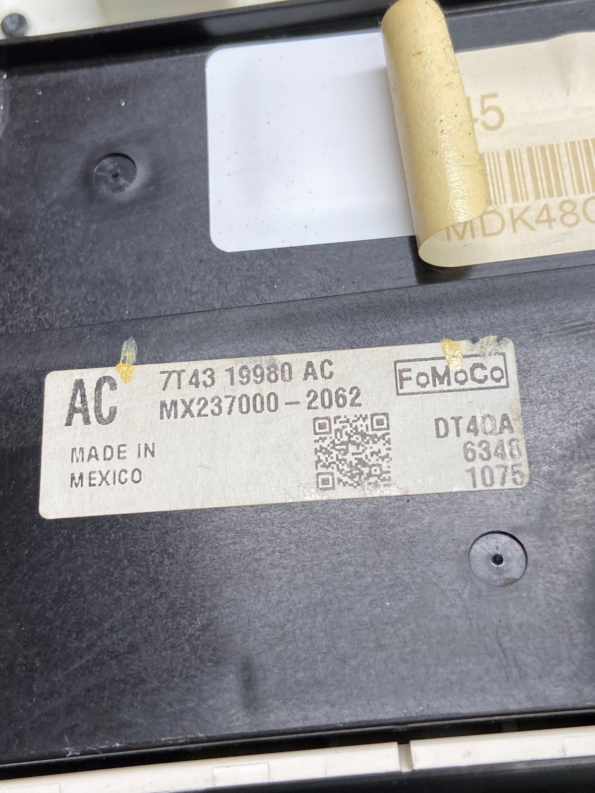 2007 - 2010 Ford Edge Heater Climate Control Radio Control Dash Bezel AI6397 DG4