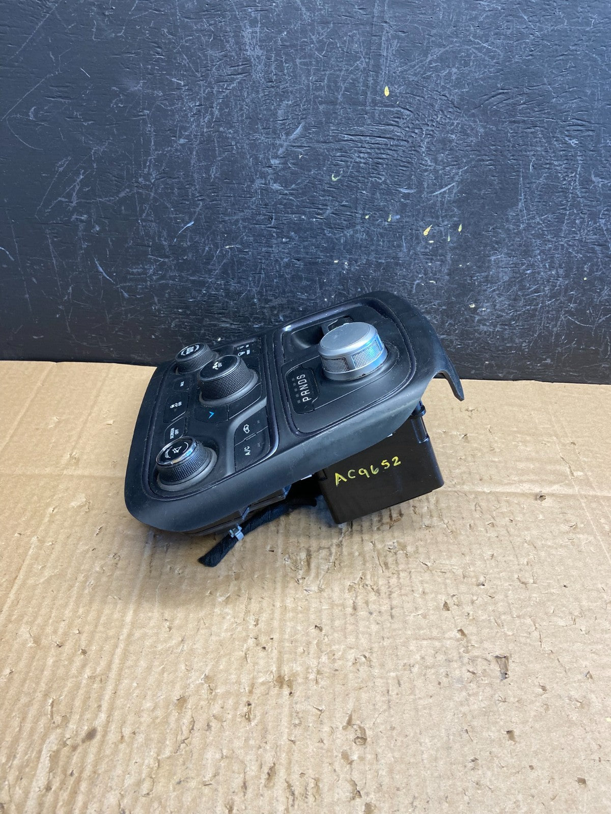 2015 - 2017 Chrysler 200 Heater AC Climate Switch Shifter Gear Control AC9652 DG1