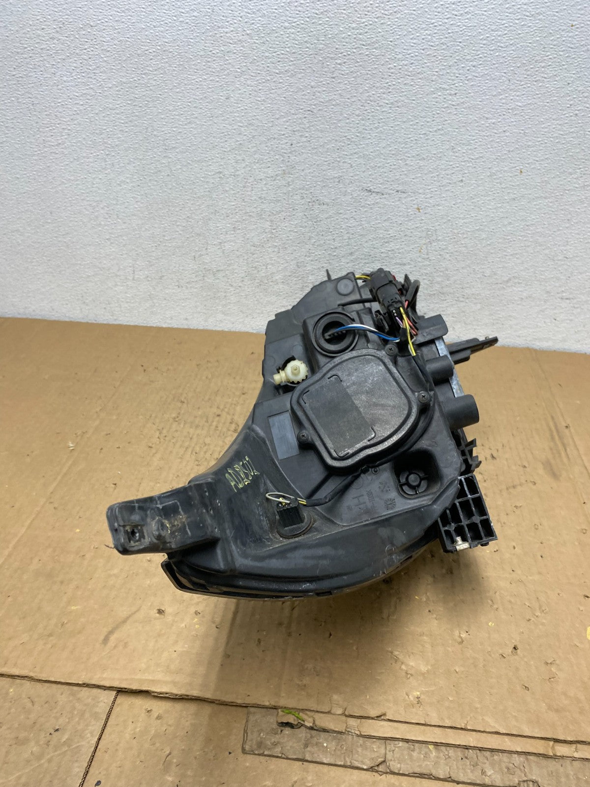 2013 to 2016 Chevrolet Malibu Left Driver Side Headlight Xenon HID AD2502 DG7