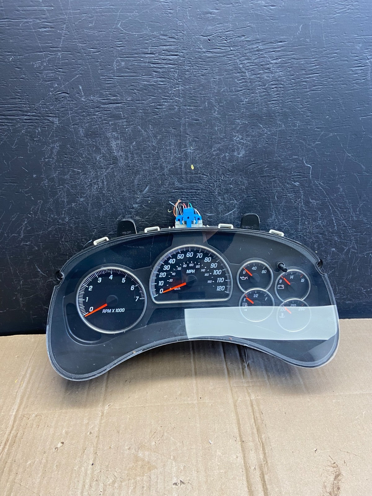 2006 - 2009 GMC Envoy Speedometer Cluster Gauge ad7216 DG0