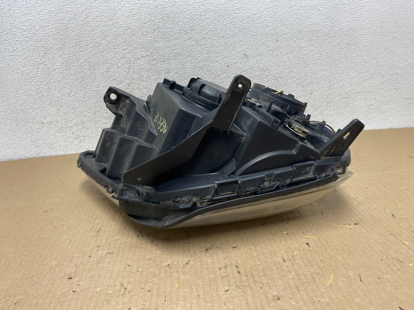 2010 to 2015 GMC Terrain Halogen Left Driver Lh Side Headlight AG8018 DW5