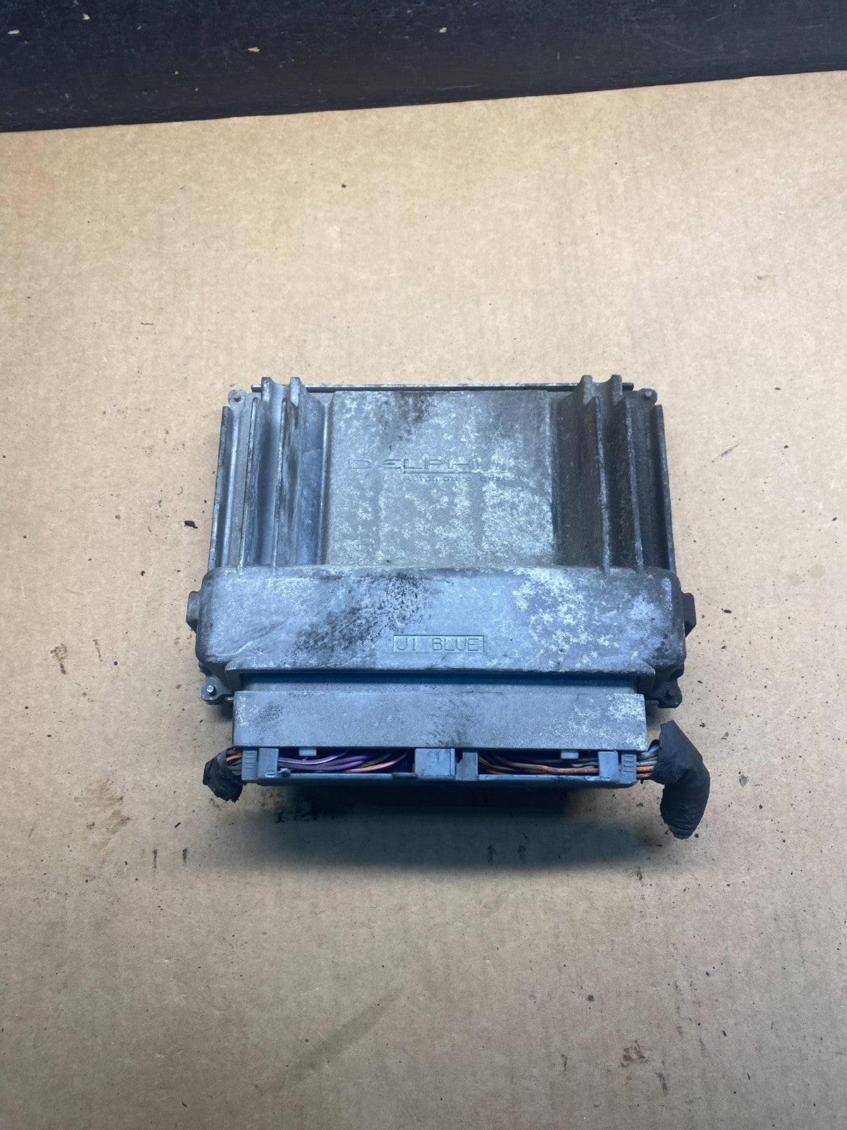 2001-2002 Silverado Tahoe Engine Computer Module 12200411 ECM ECU AH7169 DW1