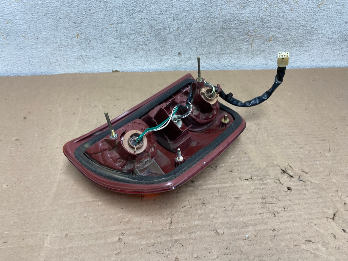 2004 2005 Toyota RAV4 Right RH Passenger Side Tail Light AI0986 LK5