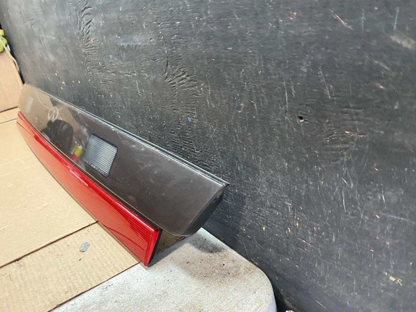 1990 - 1993 Infiniti Q45 Center Trunk LID Tail Light Q2993 DG1