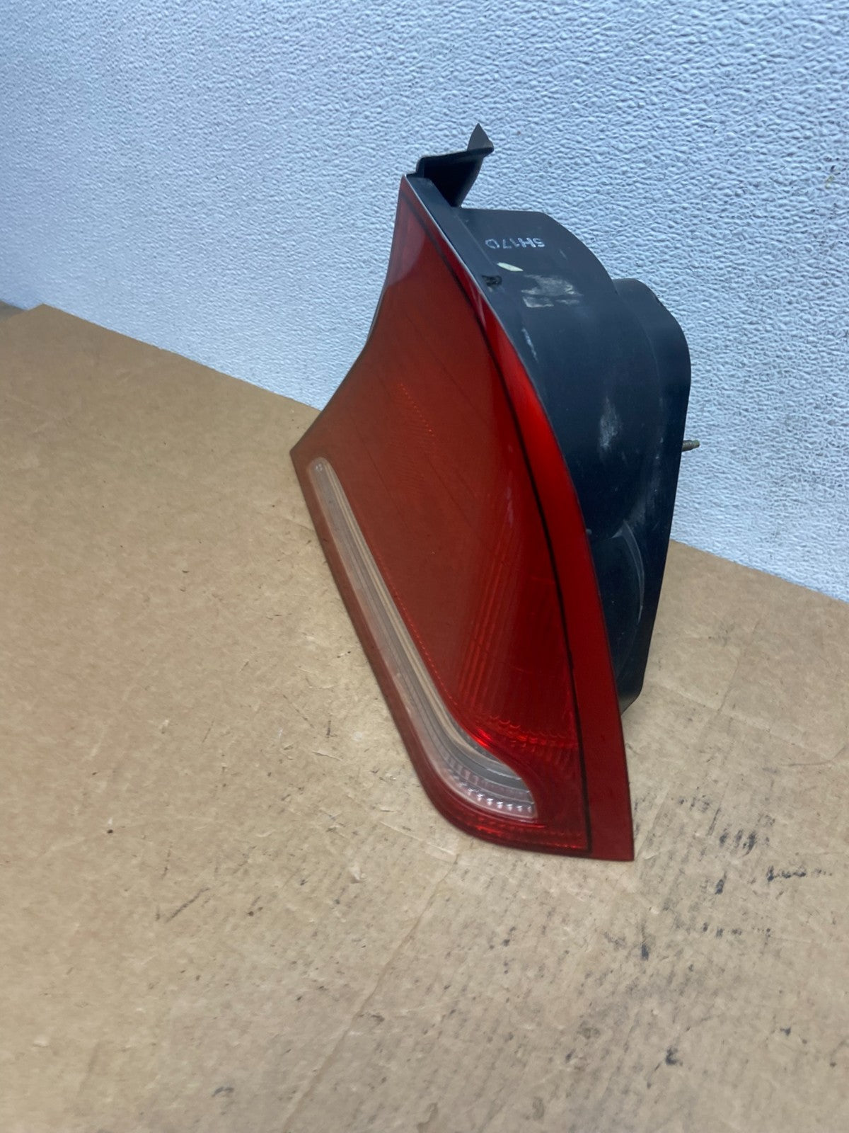 2004 to 2006 Suzuki Verona Right Passenger RH Side Tail Light AD4700 DG1