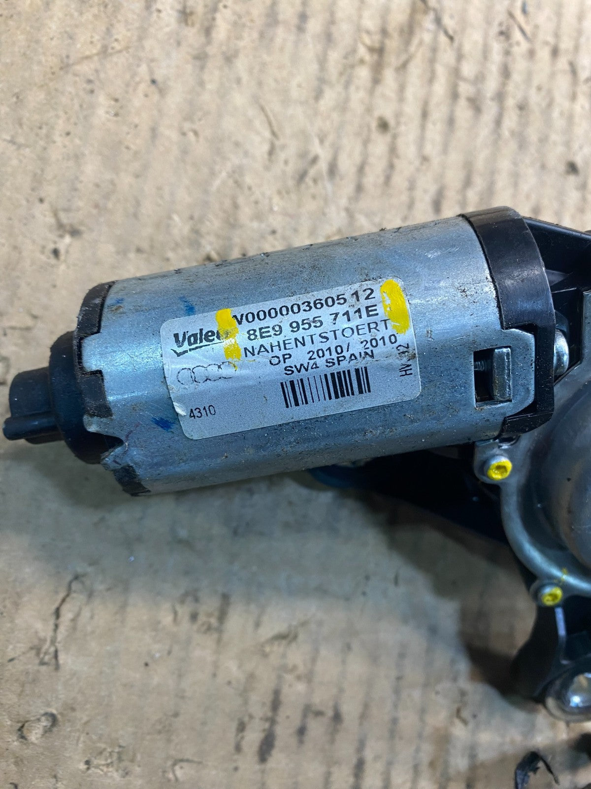 2007 to 2015 Audi Q7 Rear Windshield Washer Wiper Motor z4779 DG4