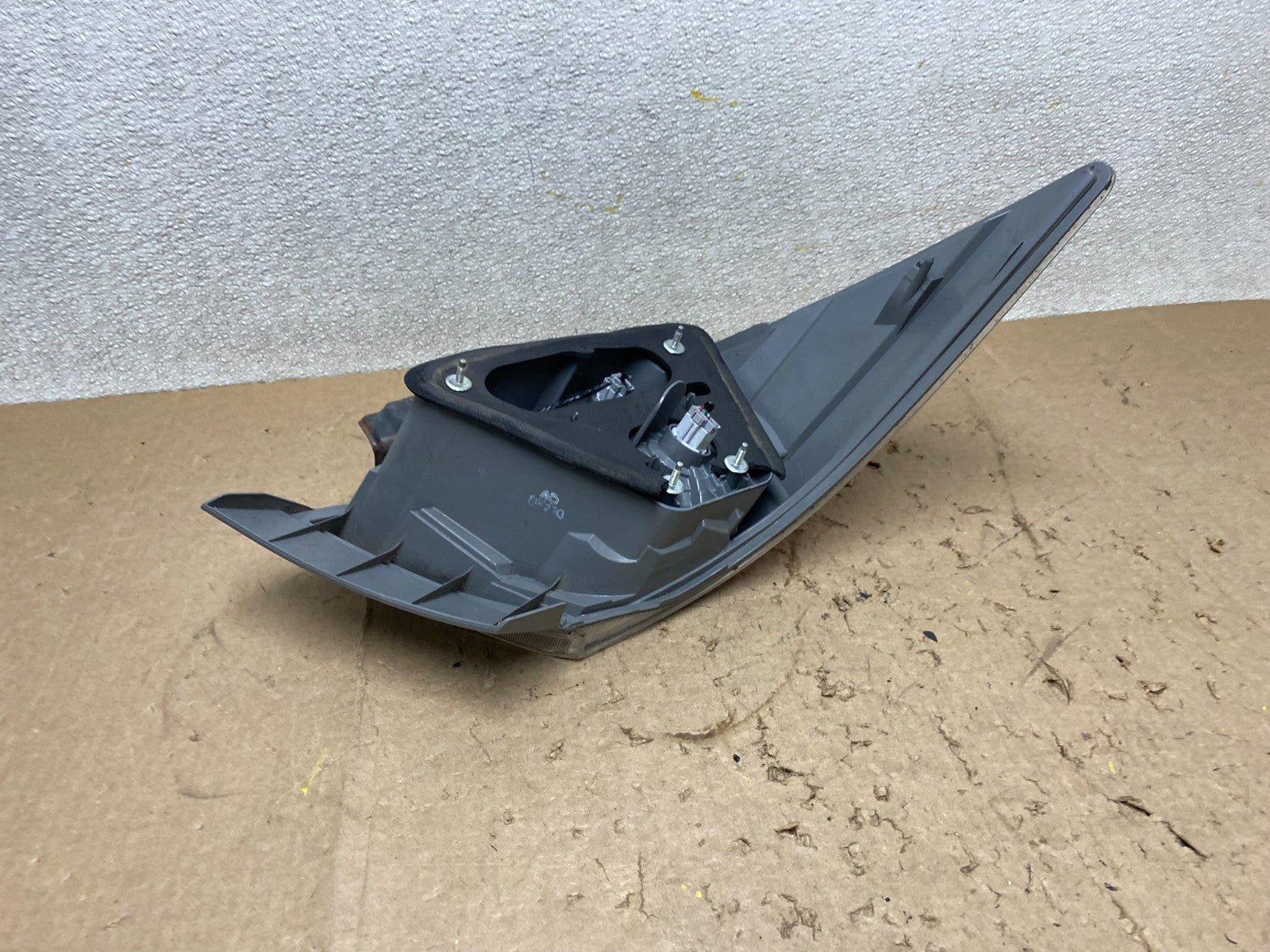 2008 to 2012 Honda Accord Sedan Tail light Right Passenger RH Side X2348 DW7