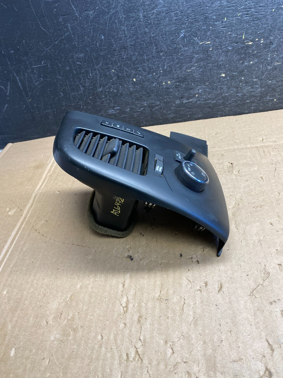 2007 to 2014 Silverado Front Left Driver Headlight Switch Air Vent AI6472 DW1