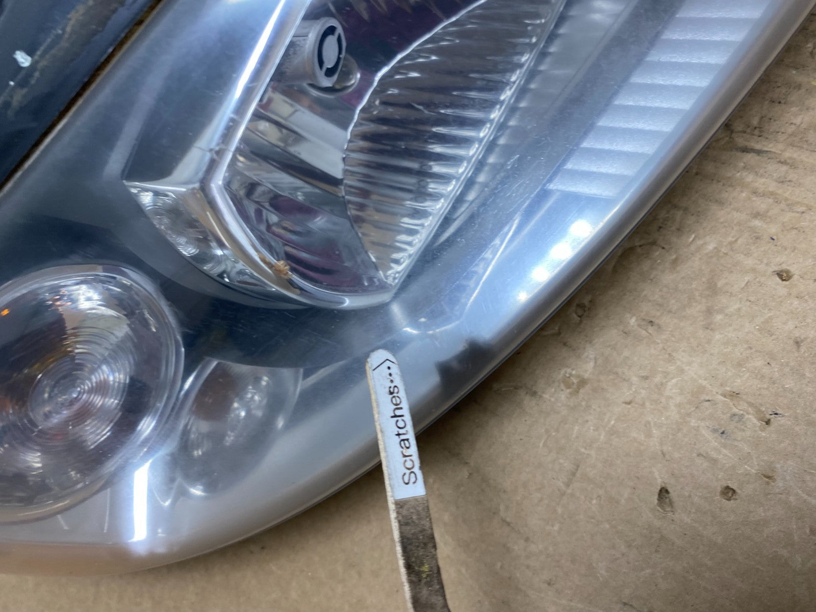 2005 to 2007 Volvo XC70 V70 Right Passenger RH Headlight AF7383 DW3